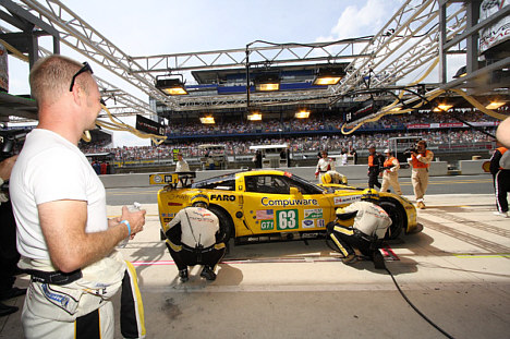 Jan Magnussen overser GT1 Corvettens sidste pitstop på Le Mans i år. Den nye GT2 Corvette er netop blevet testet og debuteres den 8. august.